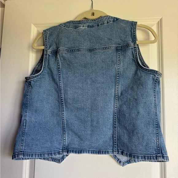 Universal Thread Blue Denim Vest - Picture 3 of 3